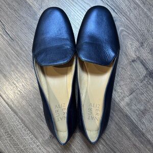 Naturalizer navy blue Leather Loafers size 8.5W wide women Emiline